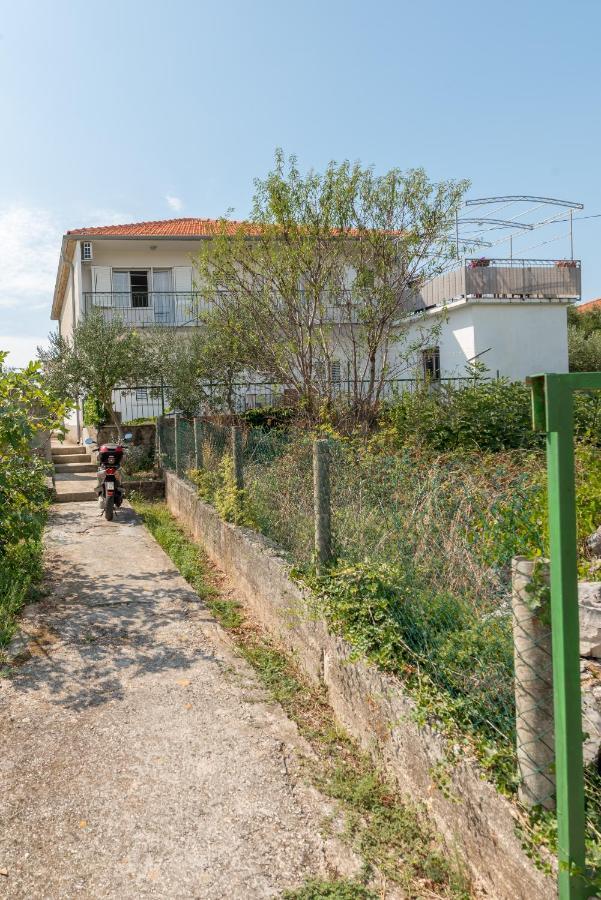 Apartments By The Sea Slatine, Ciovo - 11047 Exterior foto