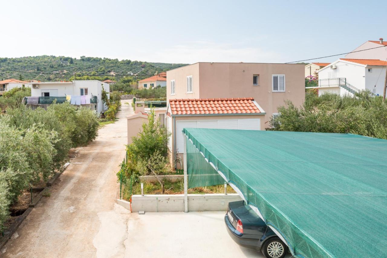 Apartments By The Sea Slatine, Ciovo - 11047 Exterior foto