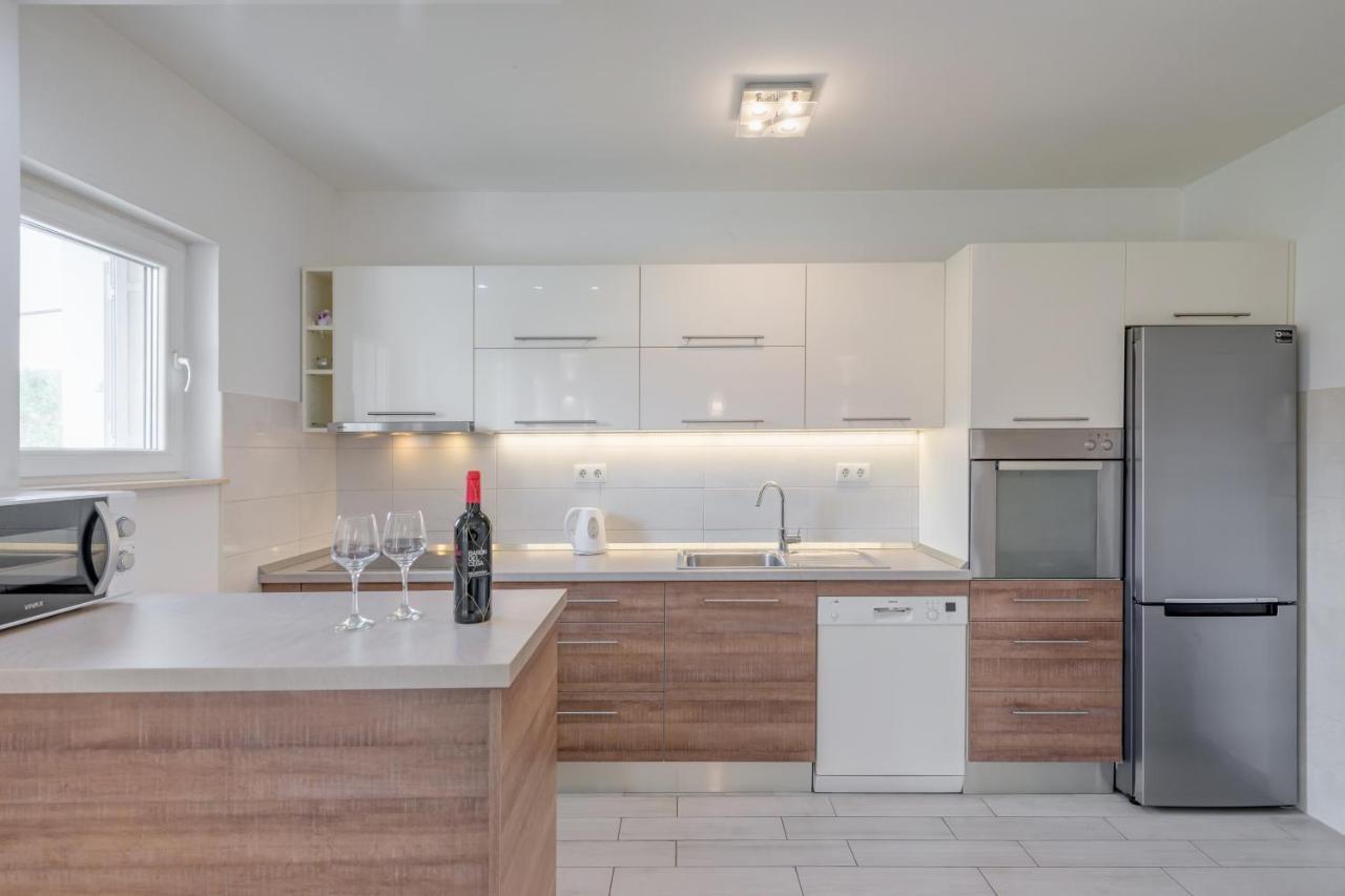 Apartments By The Sea Slatine, Ciovo - 11047 Exterior foto